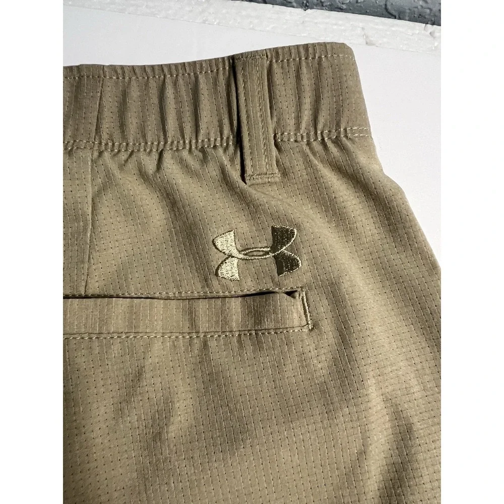 Under Armour Mens Golf Shorts Heat Gear Loose Khaki Sz 38 Active Stretch